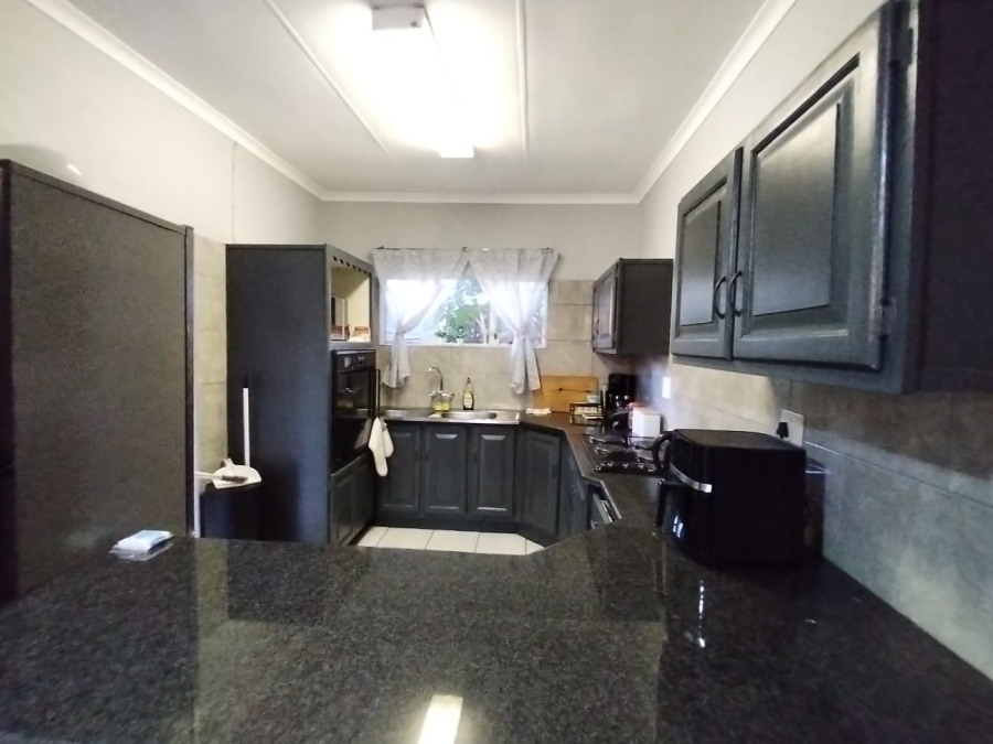 2 Bedroom Property for Sale in Safari Gardens North West